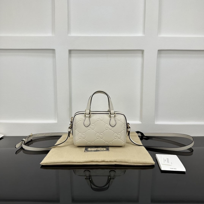 G*u*i speedy bags